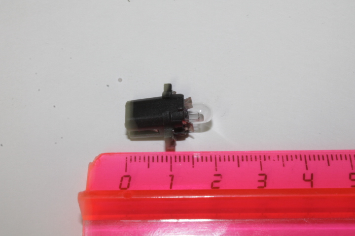 Лампа щитка пр. 12V W1.2W T5 без цок. с патрон. B8,3d