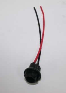 Патрон под лампу W5W T10 (с проводами) резина