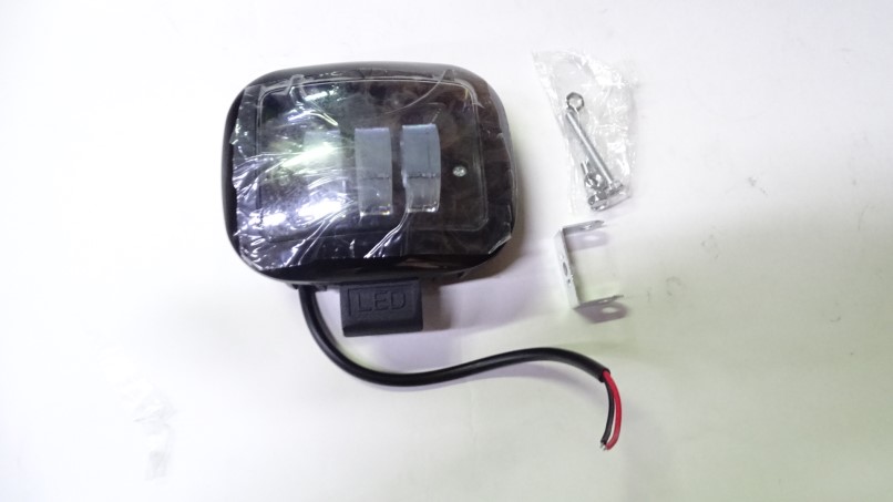 Фара светодиодная дополнительная 3 LED 12-24V (квадрат)