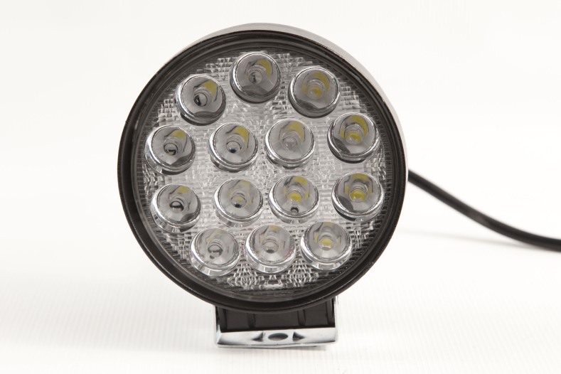 Фара светодиодная дополнительная 14 LED 42W 12-24V (круг) 80*80*25 дальний